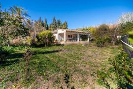 Property with detached house in a top location