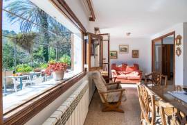 Property with detached house in a top location