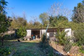 Property with detached house in a top location