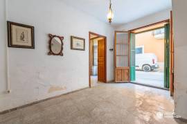 House to renovate with large garden