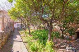 House to renovate with large garden