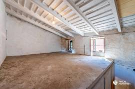 House to renovate with large garden