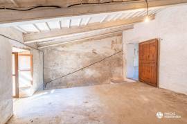 House to renovate with large garden