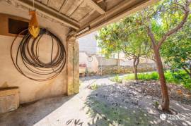 House to renovate with large garden