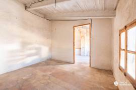 House to renovate with large garden