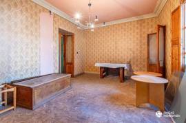 House to renovate with large garden