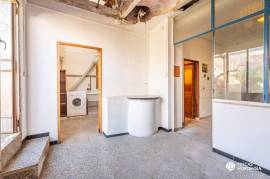 House to renovate with large garden