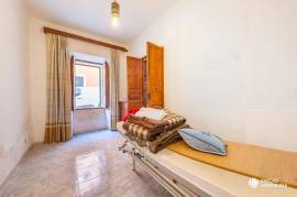 House to renovate with large garden