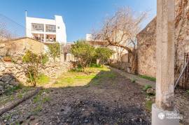 House to renovate with large garden