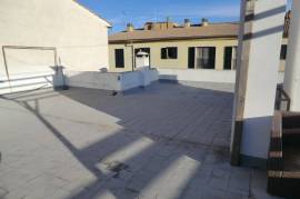 Einraumwohnung mit grosser Terrasse