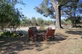 Landhaus mit Pool und Sportplatz