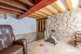 Historisches Haus mit Natursteinfassade und Pool