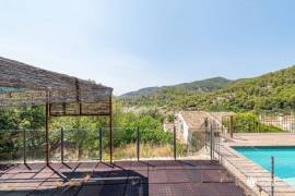 Villa with unobstructed views