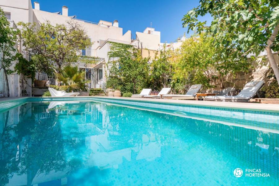 Villa with all amenities, 2 minutes from the beach