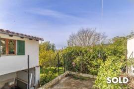 Spacious village house with many possibilities
