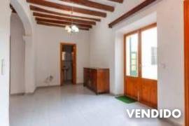 Casa de pueblo espaciosa con muchas posibilidades