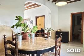 Spacious village house with many possibilities