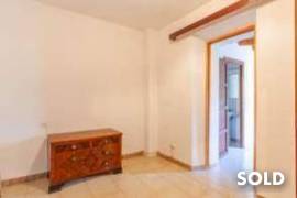 Spacious village house with many possibilities