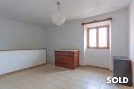 Spacious village house with many possibilities