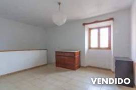 Casa de pueblo espaciosa con muchas posibilidades