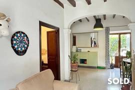 Spacious village house with many possibilities