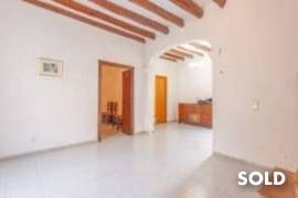 Spacious village house with many possibilities
