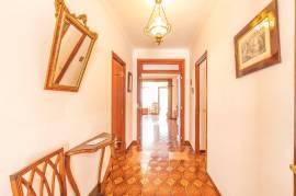 House with garden to renovate and extend