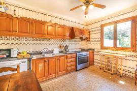 House with garden to renovate and extend