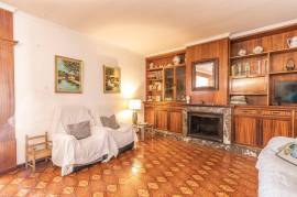 House with garden to renovate and extend