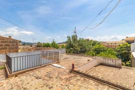 House with garden to renovate and extend