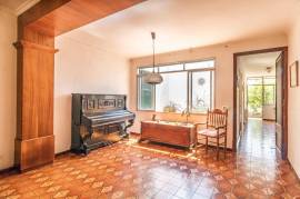 House with garden to renovate and extend