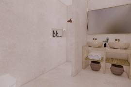 House with garden to renovate and extend