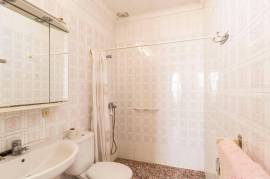 House with garden to renovate and extend