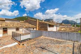House with garden to renovate and extend