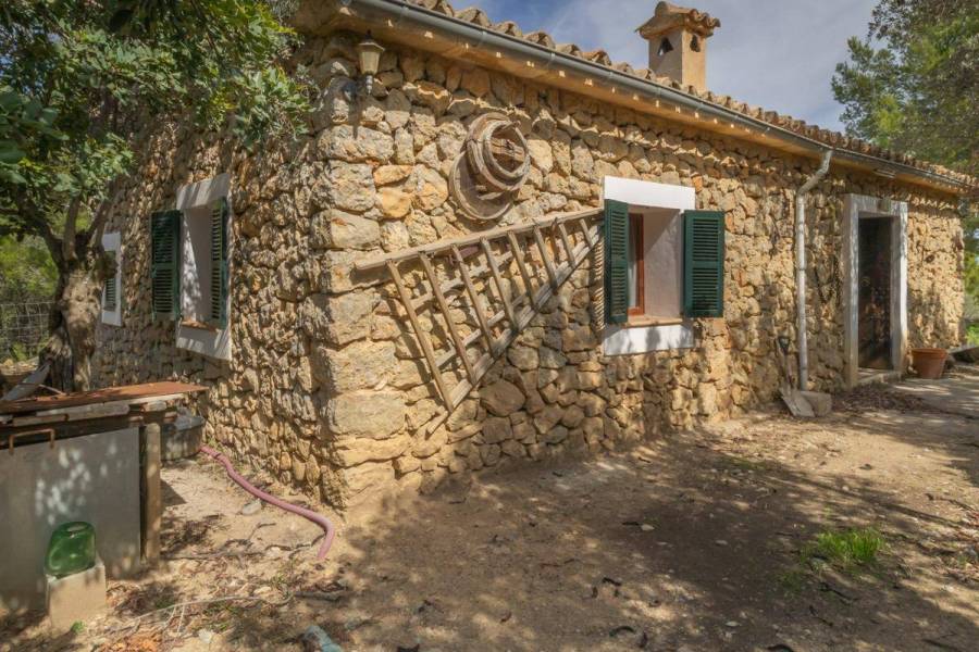 Country house in the mountains of Mancor de la Vall