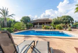 Haus mit Pool am Stadtrand von Lloseta