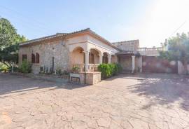 Haus mit Pool am Stadtrand von Lloseta