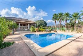 Haus mit Pool am Stadtrand von Lloseta