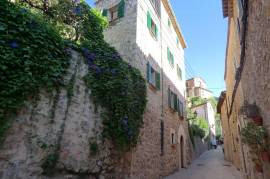 Historisches Haus in der Altstadt von Valldemossa