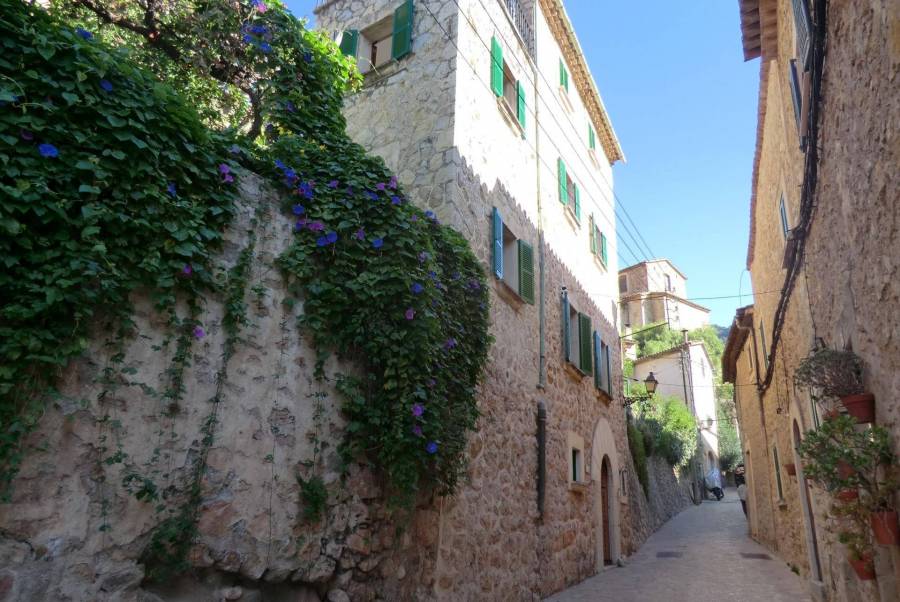 Historisches Haus in der Altstadt von Valldemossa