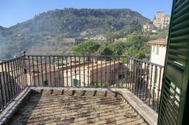 Historisches Haus in der Altstadt von Valldemossa