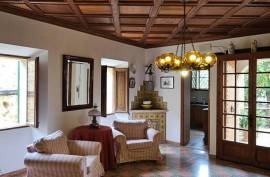 Historisches Haus in der Altstadt von Valldemossa