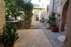 Historisches Haus in der Altstadt von Valldemossa