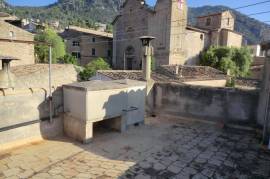 Historisches Haus in der Altstadt von Valldemossa