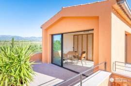 Newly built country home with panoramic views