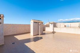 Attic apartment with large roof terrace